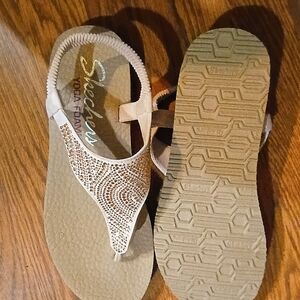 Skechers Women's Blush/Tan Jeweled Thong Sandals